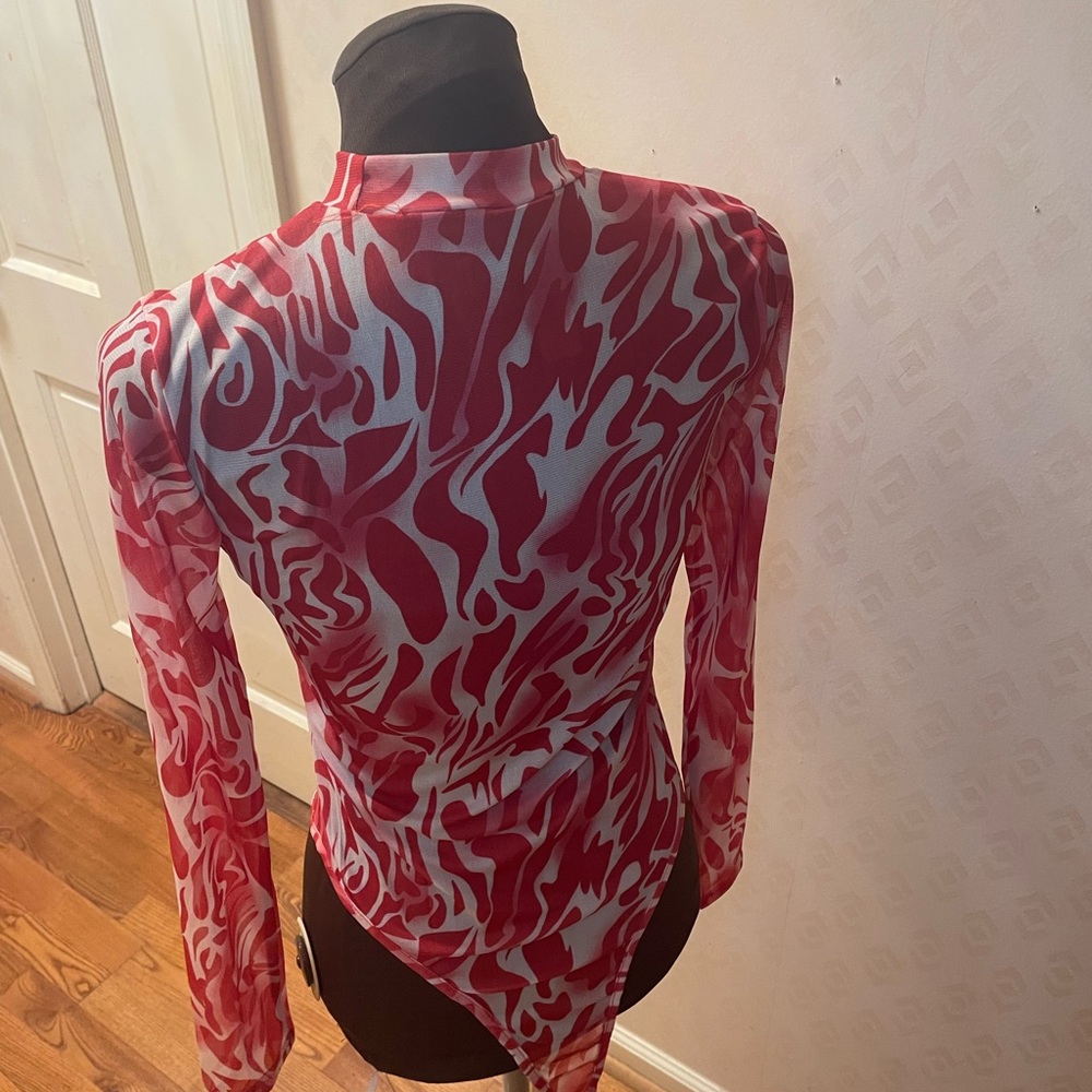 Red Patterned Women's Top - Picture 4 of 6